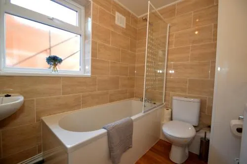 Hyde Park Apartment - Image 1