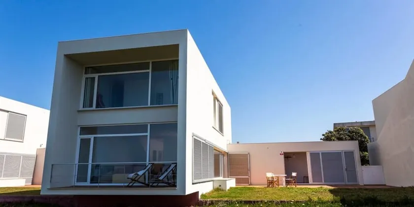 Santa Cruz Beach House A dos Cunhados Torres Vedras - Image 1