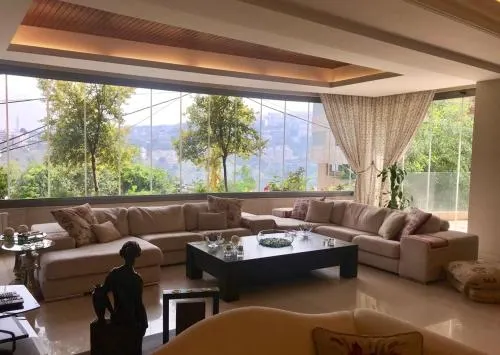 Hazmieh Luxurious 3BD Apartment - Image 1