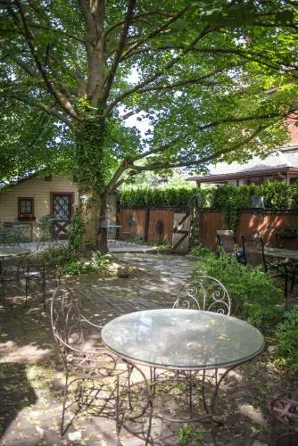 EJ Roberts Mansion - Image 1