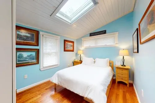 Harrington Cove Cottage - Image 1