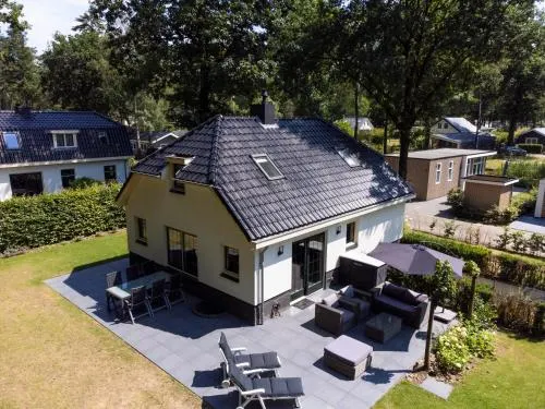 Spacious luxury holiday home villa Ruime luxe vakantiewoning Villa - Image 1