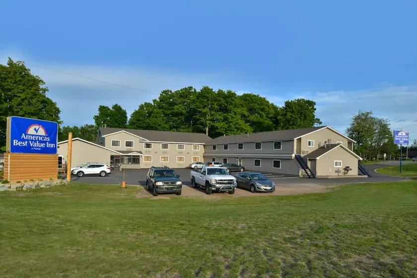 Americas Best Value Inn Marquette - Image 1