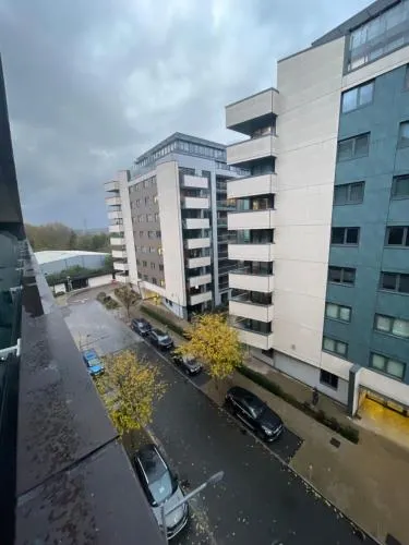 Amazing apartment moments away from the heart of London - Image 1