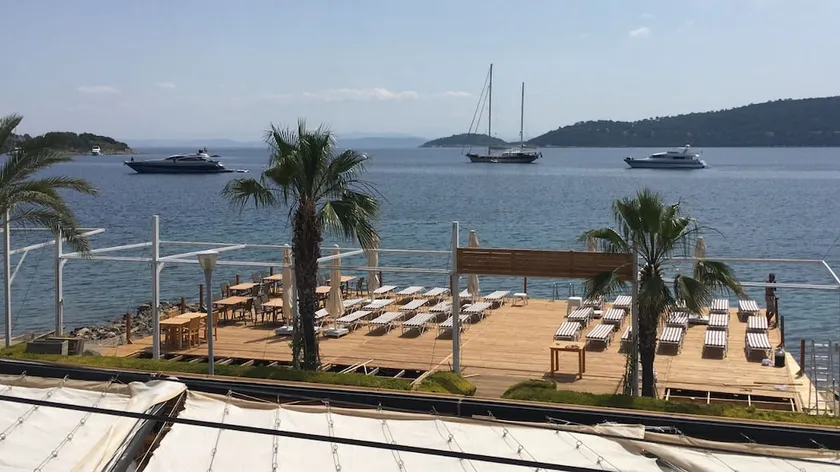 Buk Beach Club - Image 1