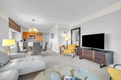 Four Season Hotel Luxurious 2 Bedrooms Apt FS3206 - Image 1