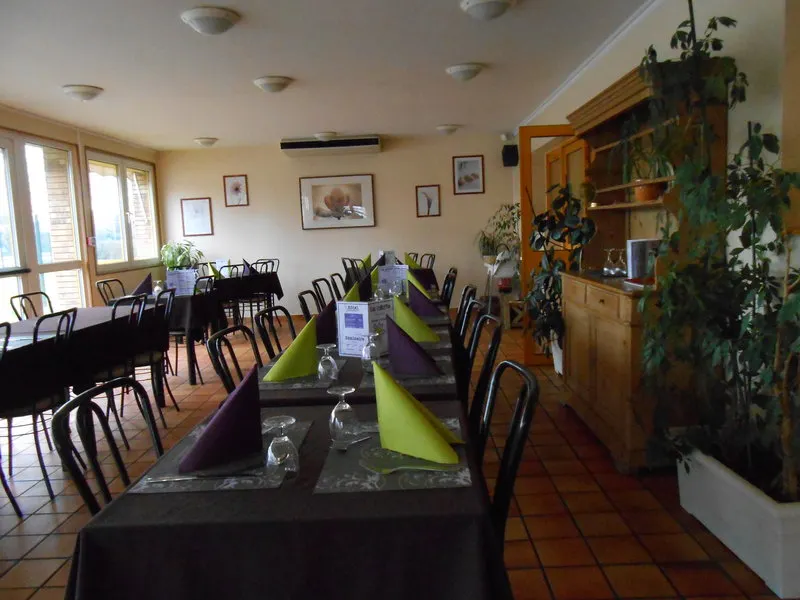 Adam's Hotel - Image 1