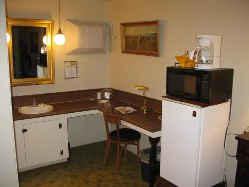 Rustlers Inn - Image 1