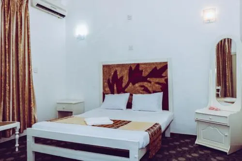 Selsan Resort Homagama - Image 1
