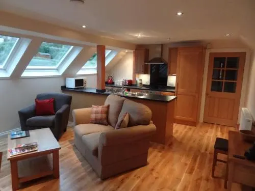 Coach House at The Glen - Image 1