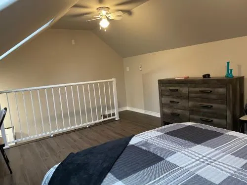Apartment in Pasadena - Image 1
