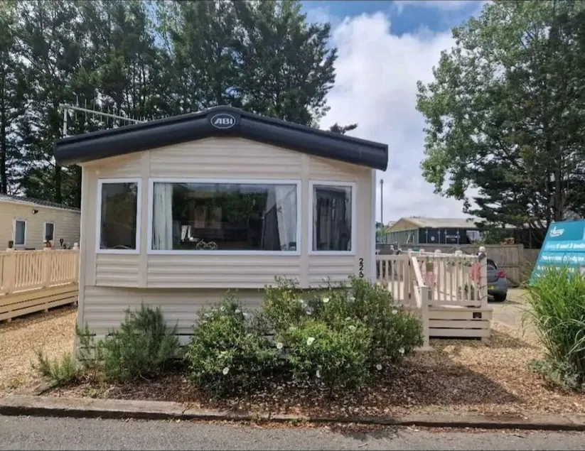 Lovely 3-bed Home in Rookley on the Isle of Wight - Image 1