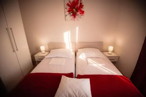 Apartmani Bare I Danica - Image 1
