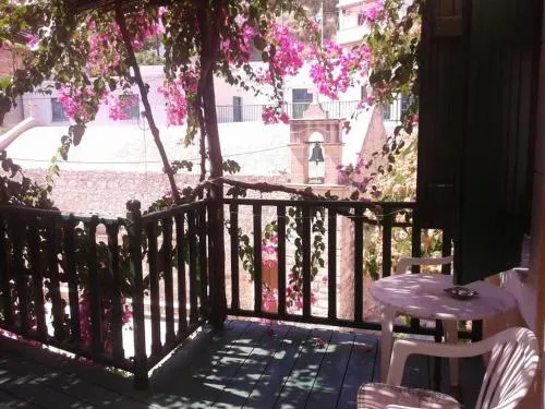 Cretanhouse - Image 1