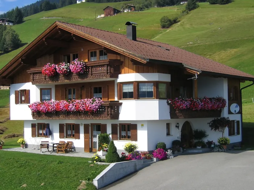 Apartment in Vorarlberg with Balcony, Heating, Parking - Image 1