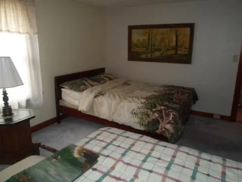 Fishing Creek Lodge Bed & Breakfast - Image 1
