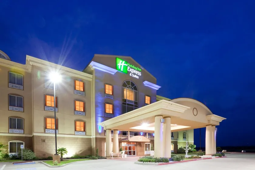 Holiday Inn Express Hotel & Suites Terrell - Image 1
