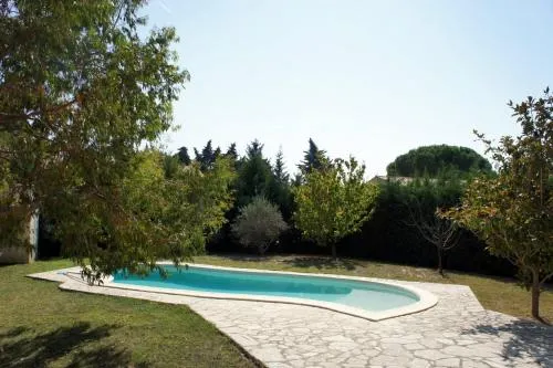 Holiday cottage with private pool in Provence - Image 1