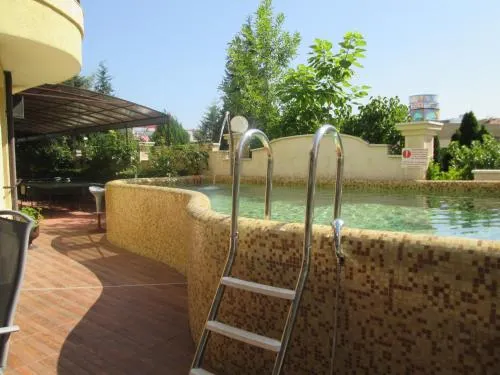 Guest House Yug - Image 1