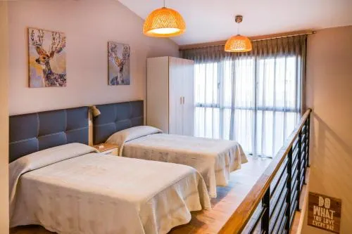 C Apartamento moderno con piscina compartida - Image 1