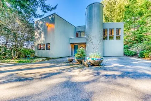 Forest Ridge Retreat - Image 1
