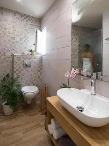 Riaki Apts - Image 1