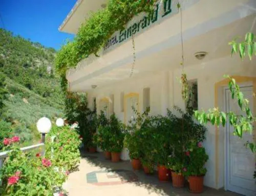 Hotel Emerald - Image 1