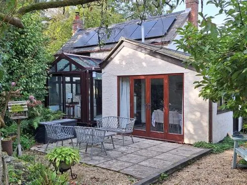 Lane End Cottage Honiton - Image 1