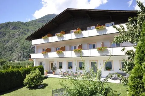Garni Hotel Wiesenhof - Image 1