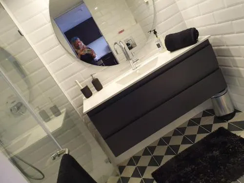 Cosy Studio In A Luxury Hotel - Image 1