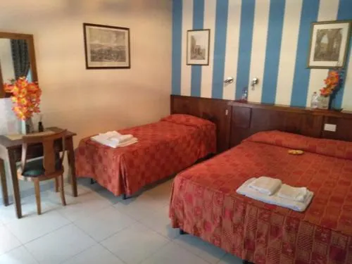 Hotel Excalibur - Image 1