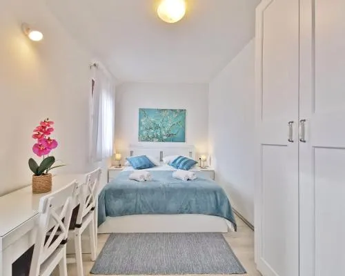 Apartment Marina - Image 1