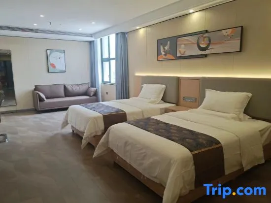 Maple Hotel - Image 1