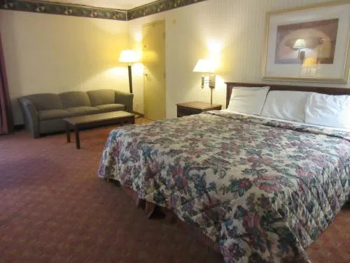 Governor's Inn & Suites - Image 1