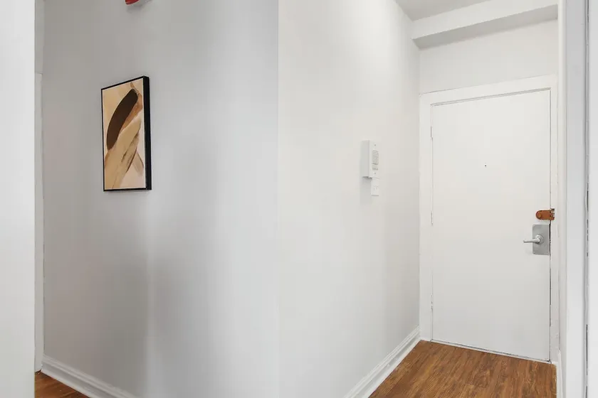 Sleek 2BR - Hyde Park 405 - Image 1