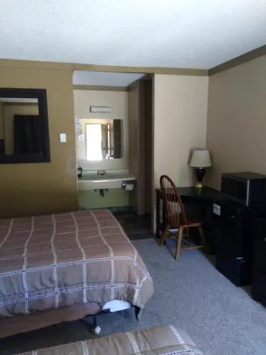 Junction Inn - Image 1