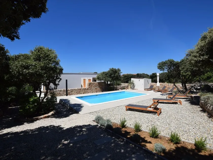 Not Detached Home With Swimming Pool for use - Image 1