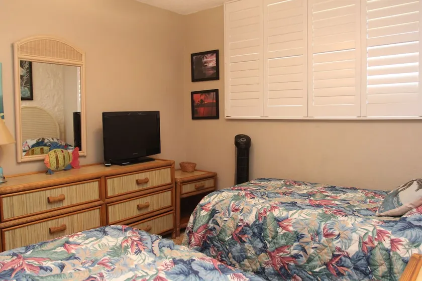 Oceanview 2BR 2BA condo with pool, AC, balcony, and beach access-Kanai A Nalu 317 - Image 1
