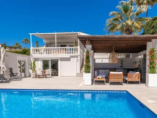 Villa Lorenza by HMR Holidays - Image 1