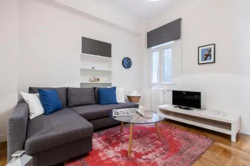 Central Apartment In Syntagma - Image 1