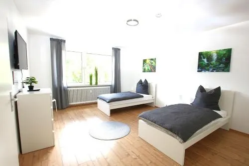 Spacious Apartment with Balcony - Image 1