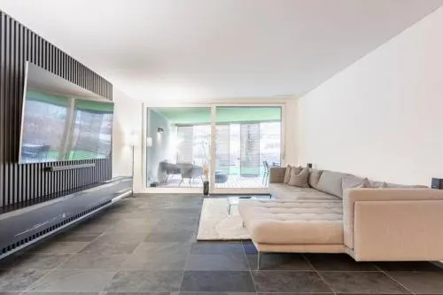 Luxus Wohnung mit Garten - Image 1