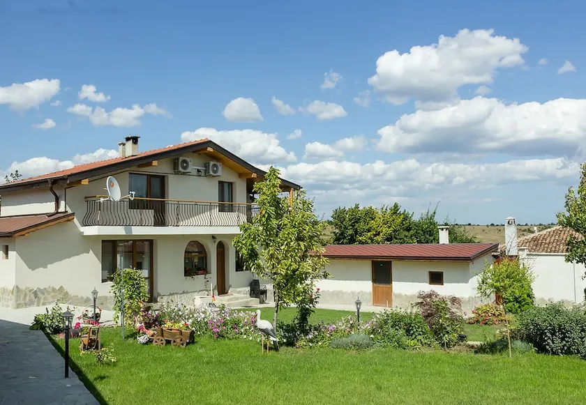 FM Premium Guest House - Kalimantsi - Image 1