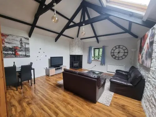 Two Bedroom Barn Conversion - Image 1