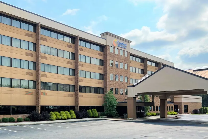 Comfort Inn & Suites Wadsworth - Image 1