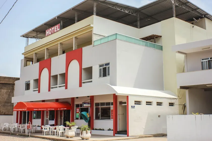 Hotel e Restaurante Martinez - Image 1