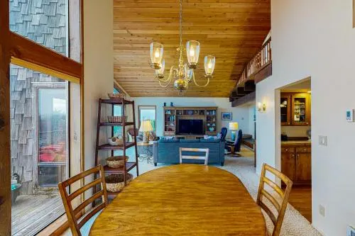 Villa al Mar | Secluded Stunner, Quiet Beach Access | Jaw-Dropping Ocean View - Image 1