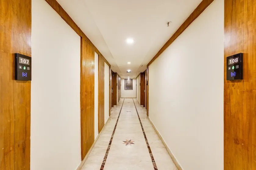Luxury Urban Stays Near Chennai Airport - Image 1