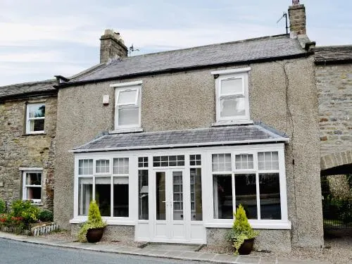 Craven House - Image 1