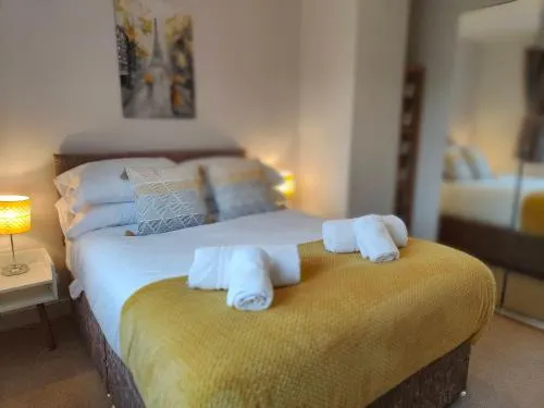 Birdsong Rural Winchester Twyford - 2BR, 5BR, 7BR - sleeps upto 16 - Image 1